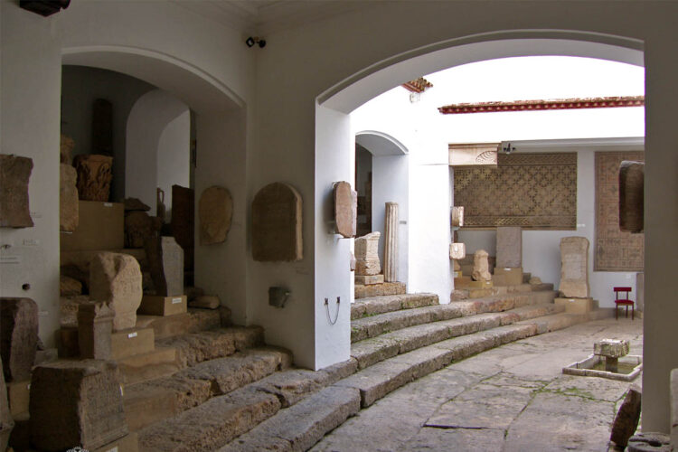 Teatro Romano de Córdoba: Un Escenario para 15.000 Espectadores