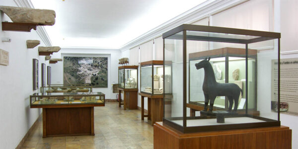 El Cervatillo de Medina Azahara: El Tesoro más Fino del Califato de Córdoba