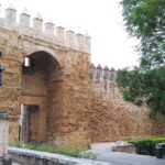 Puerta de Almod&oacute;var