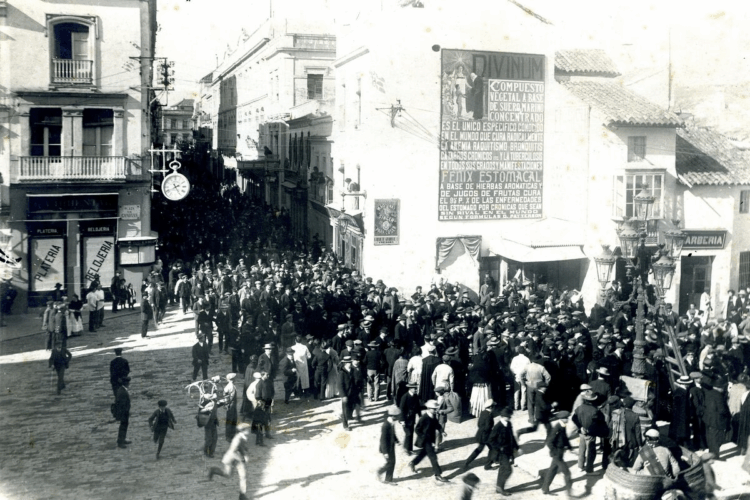 El Retablo que Desafió a una Nación: La Polémica de Julio Romero de Torres en 1910