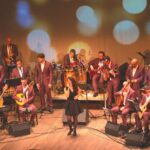 Capachos rinde tributo a las voces de la historia con su esperado estreno en el Palacio de Congresos