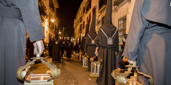 Lunes Santo en C&oacute;rdoba 2026: Gu&iacute;a de itinerarios y mejores sitios estrat&eacute;gicos