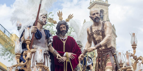 Martes Santo en C&oacute;rdoba 2026: Gu&iacute;a de itinerarios y mejores sitios estrat&eacute;gicos