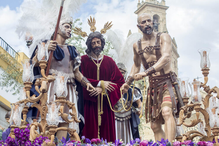 Martes Santo en C&oacute;rdoba 2026: Gu&iacute;a de itinerarios y mejores sitios estrat&eacute;gicos