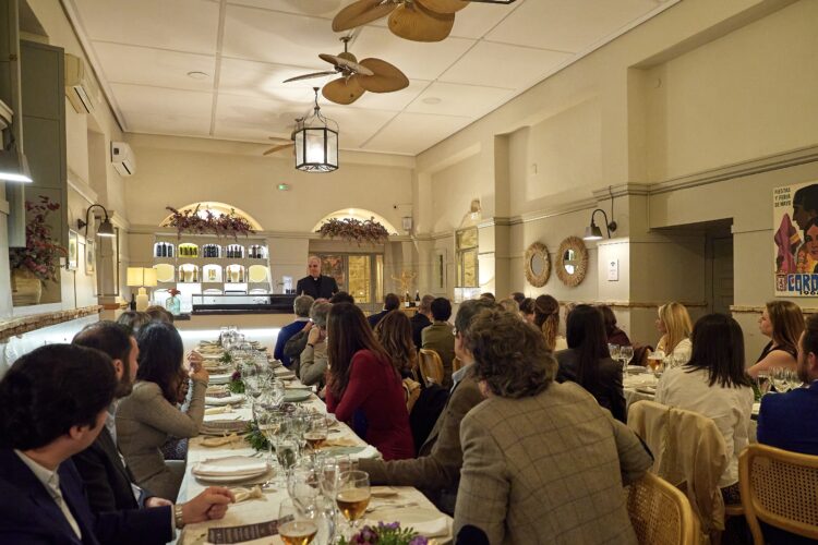 La &Uacute;ltima Cena en C&oacute;rdoba: cr&oacute;nica de una noche entre fe, cocina y solidaridad